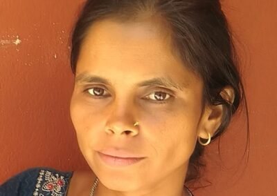 Bishnu Yogi (mama lover), employée de l'ONG